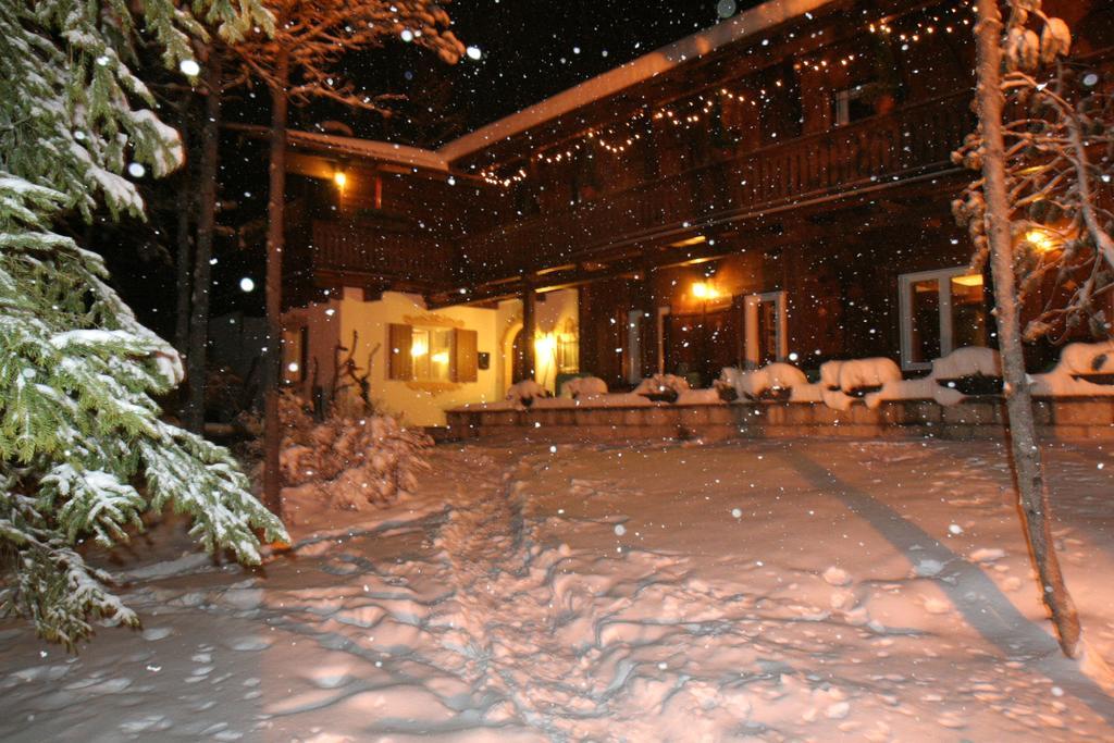 B&B Villa Dolomites Hut San Vigilio Di Marebbe Exterior foto